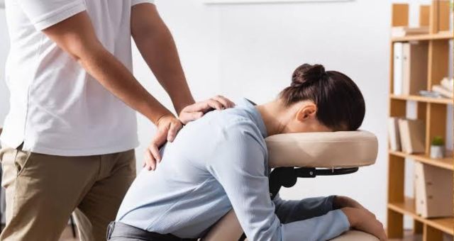 Thai Massagem na Cadeira de Quick Massage